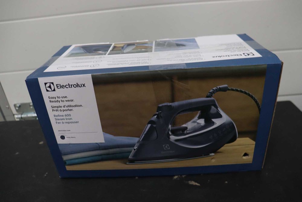 Парна ютия Electrolux E6SI1-4MN Refine 600, 2500W, синя