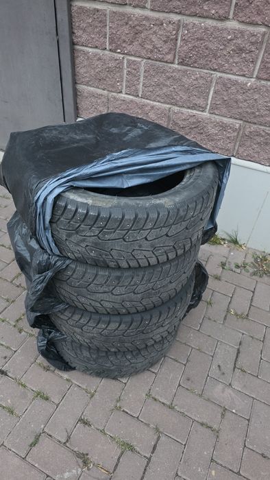 Продам колеса (балоны) 215/55/17