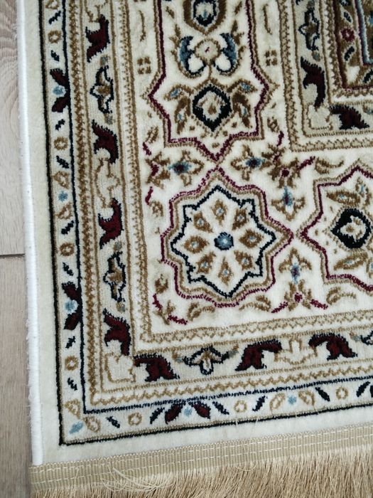 Продается шелковый ковер.