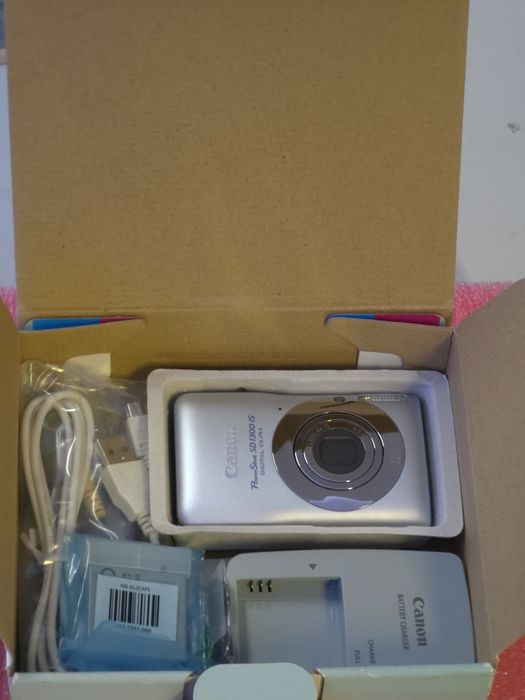 Продам фотоаппарат Canon PowerShot SD1300 IS