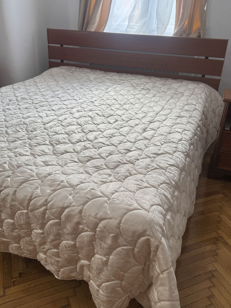 Vand pat Matrimonial din lemn de cires +2 noptiere