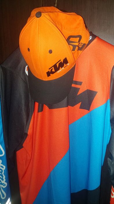 Tricou cu șapcă KTM moto sau bicicletă