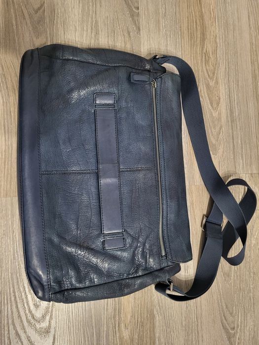 Geanta laptop crossbody piele Piquadro