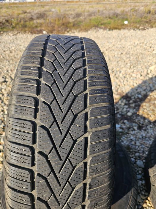 Vând set de 4 anvelope de iarna, Semperit, 215 65 16
