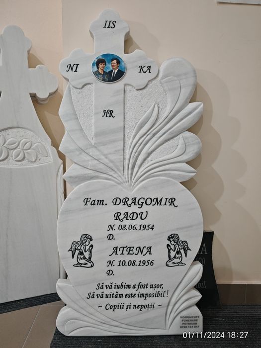 Monumente funerare - Cruci din marmura