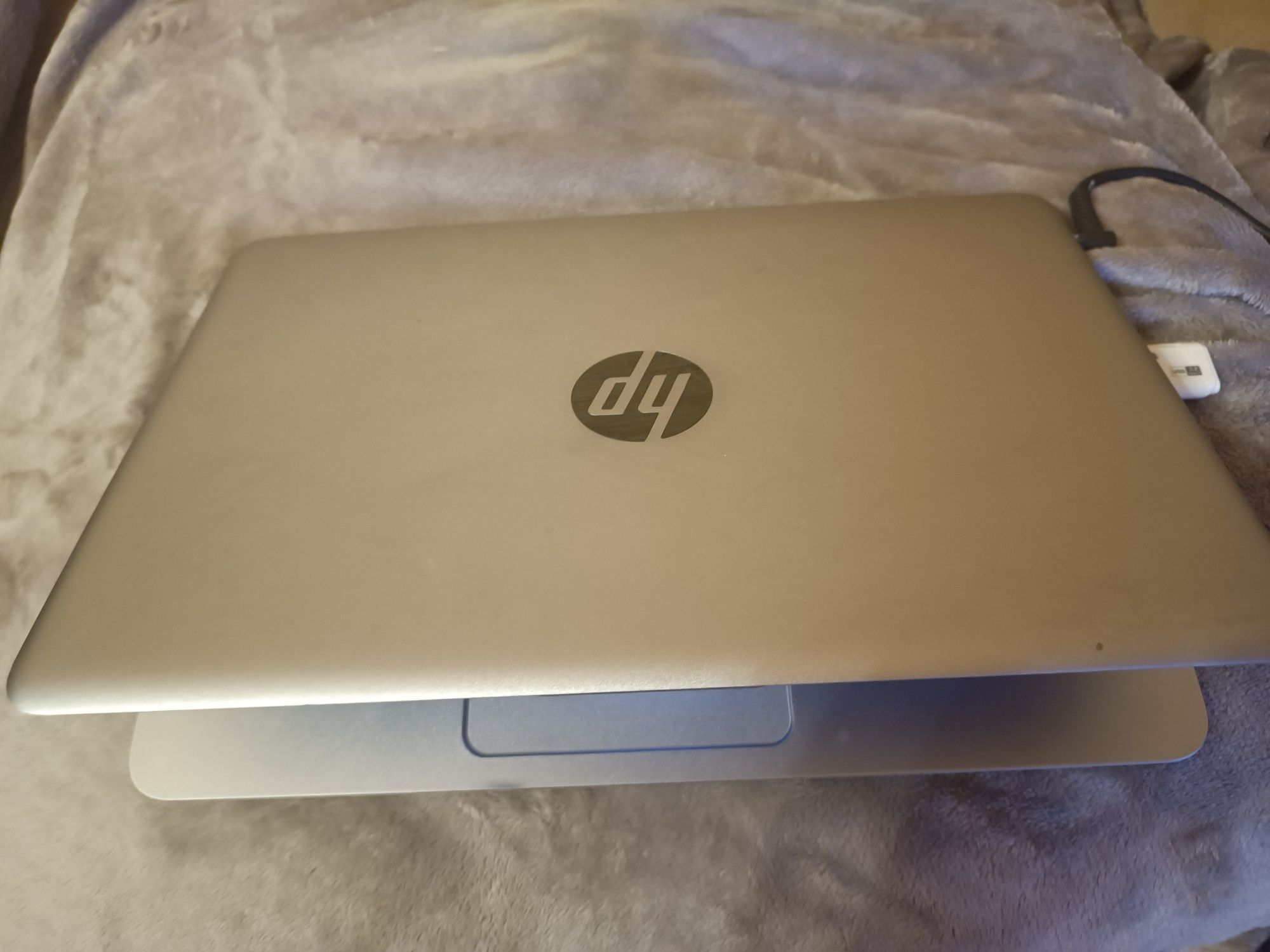 HP Folio 1020  8gb  RAM ssd 256