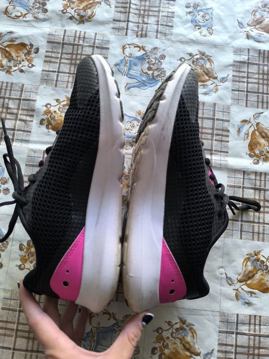 Маратонки за бягане under armour