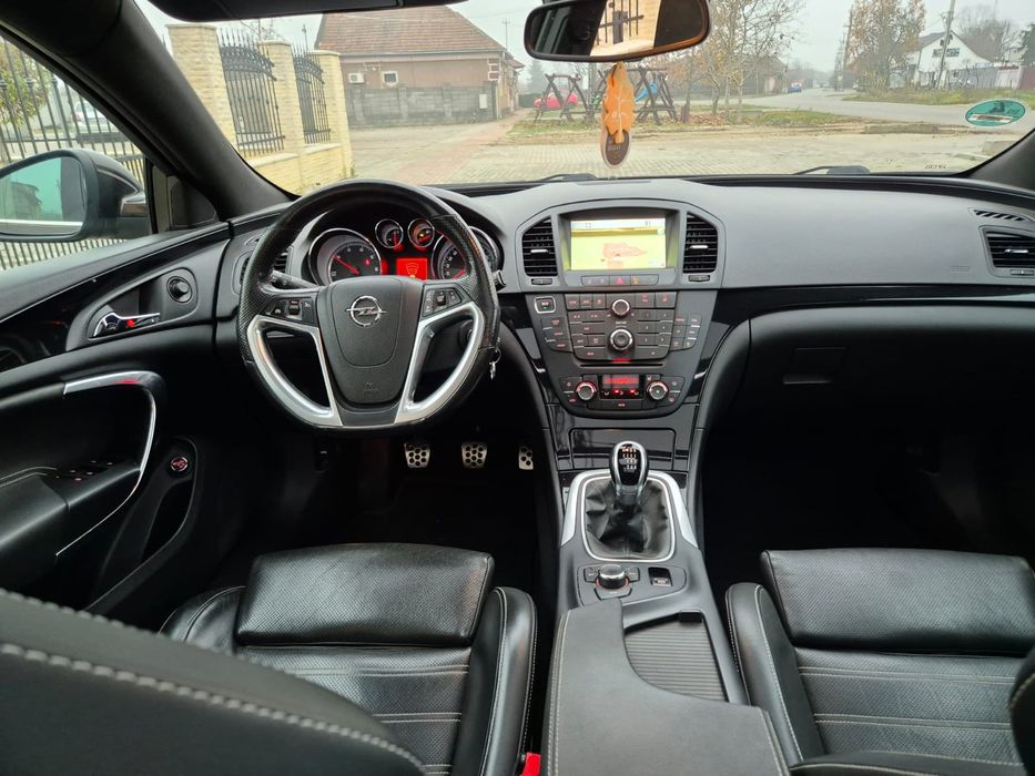 Opel Insignia  SPORT-TOURER 2013 -OPC-LINE -BI-Turbo-194-CP-Panoramic