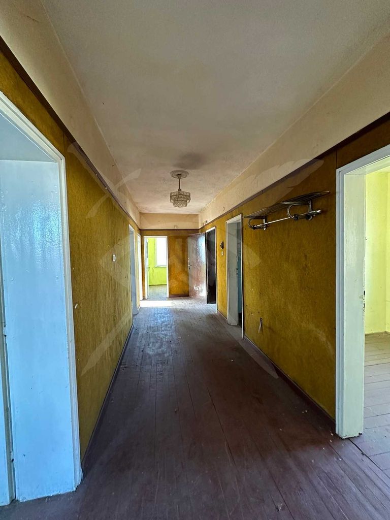 Продава се Къща в Хисаря - 360 кв.м за 498 €/кв.м - Снимка #11