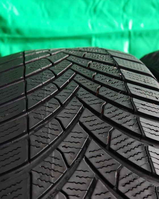 215/55R17 Semperit 2023 by continental stare foarte buna