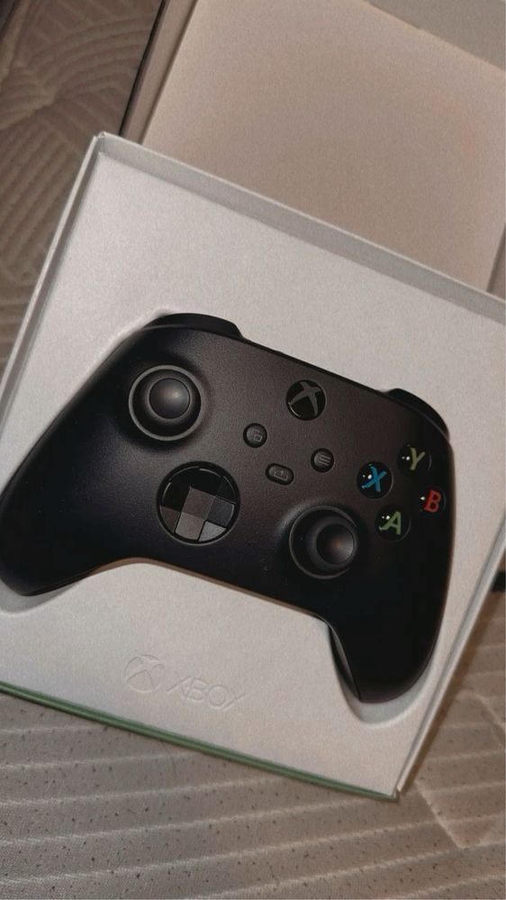 срочно продам контролер от xBox series s/х в идеальном состоянии