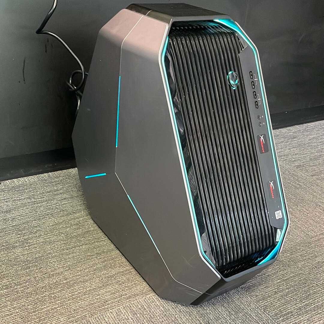 Компютър Alienware AREA 51 R6 Ryzen 1950X 32GB 1TB SSD 1TB GTX 1080