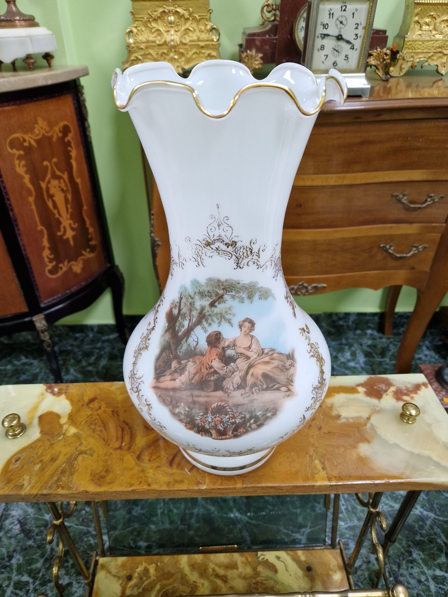 Превъзходна антикварна белгийска ваза Опалин