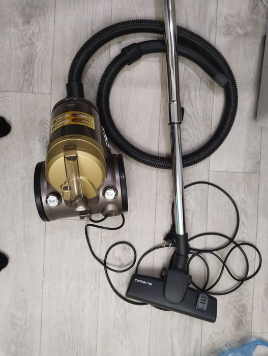 Пылесос polaris.