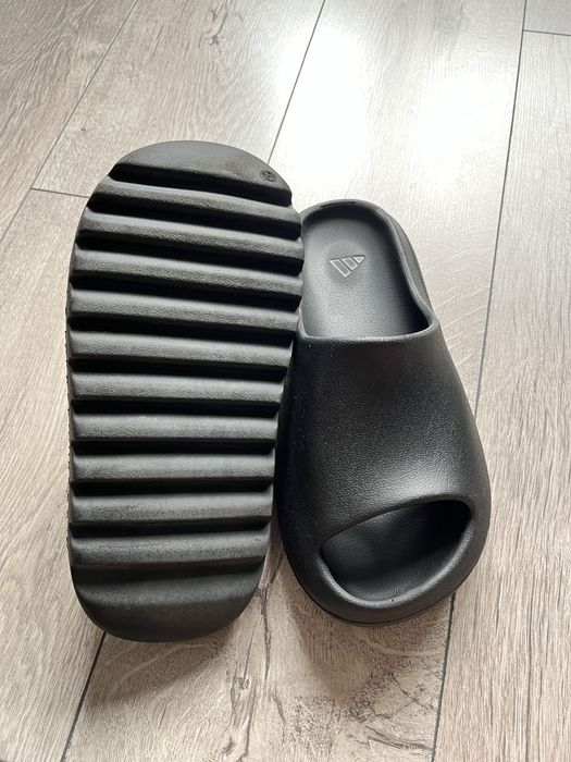 Yeezy slides black 42 номер