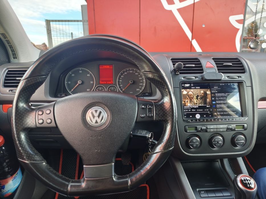 Golf 5 Sportline 2.0 TDI – trapa, xenon, scaune încălzite!