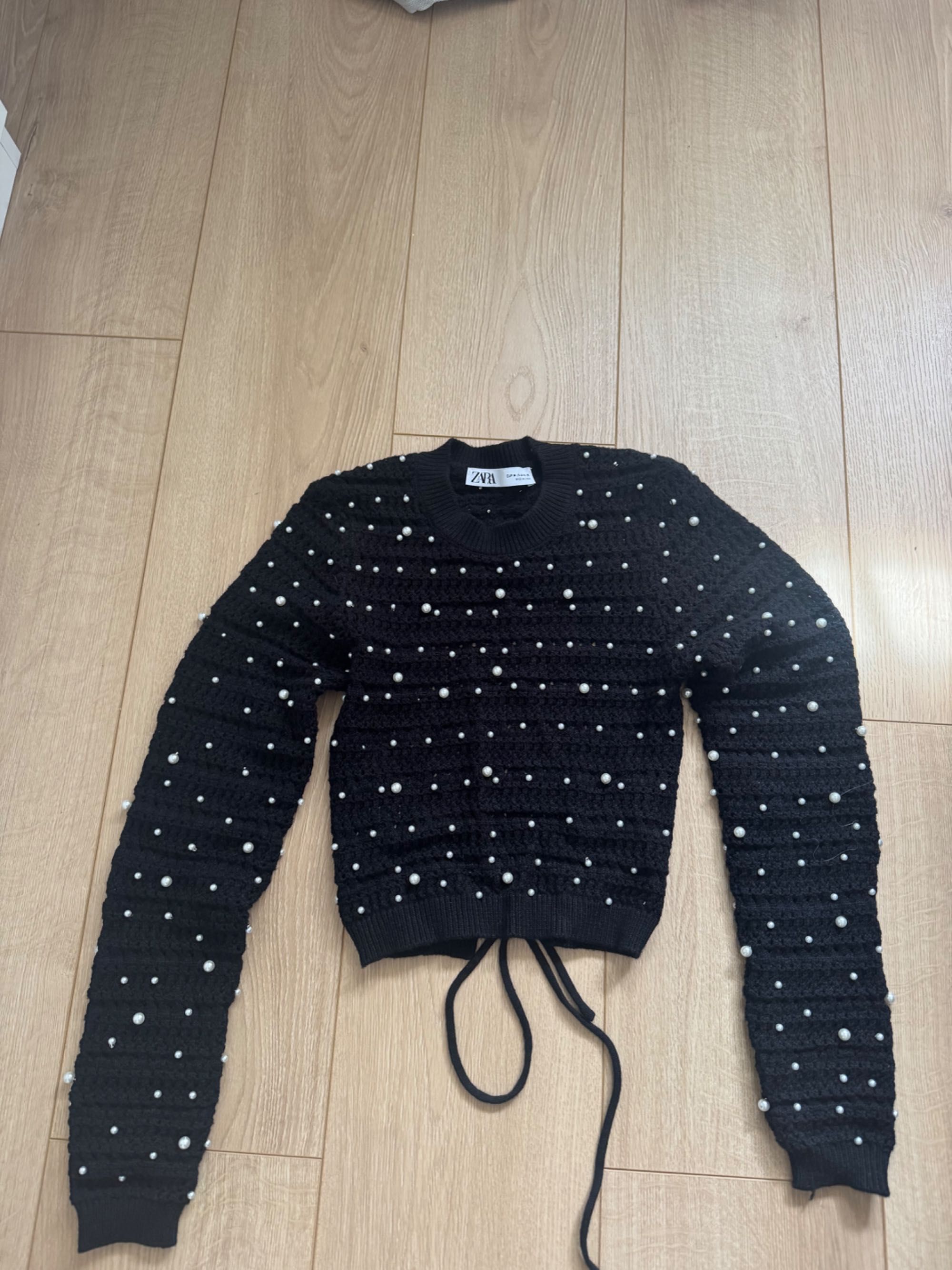 Дънки и блуза с гол гръб на ZARA