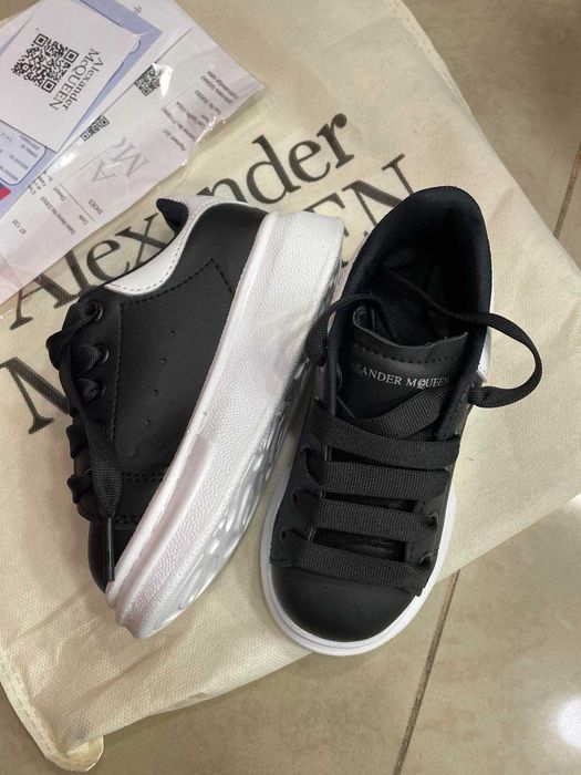 Уникални! Детски Мратонки Alexander McQueen! Размери 25-35!
