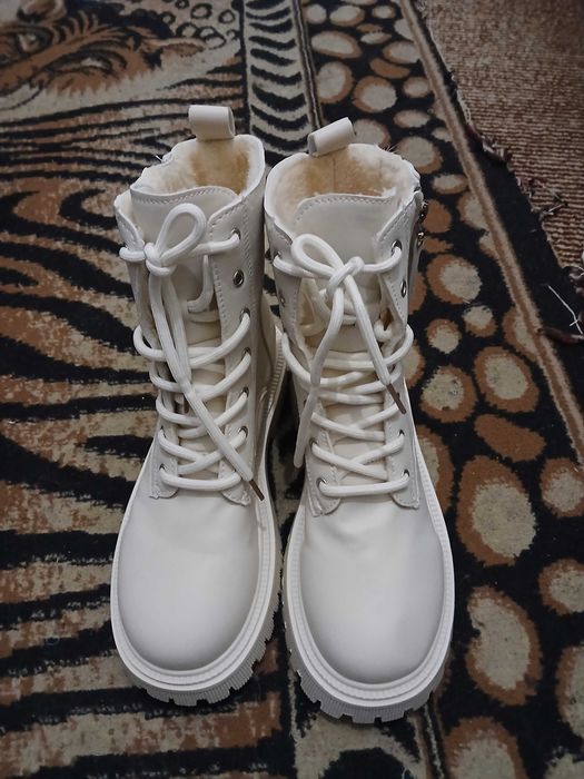 Дамски  модерни ботита