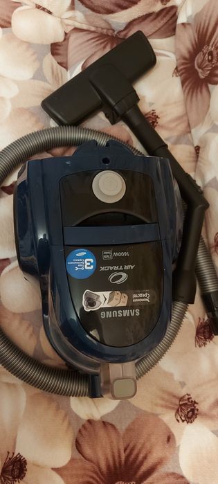 Продам пылесос Samsung на запчасти.