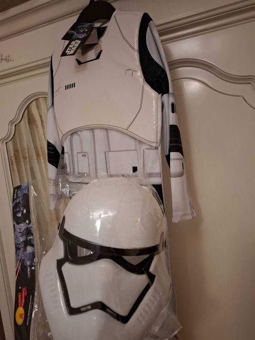 Costum Nou Star Wars  cu sunete 5-6 ani Anglia Stormtrooper cu sunete