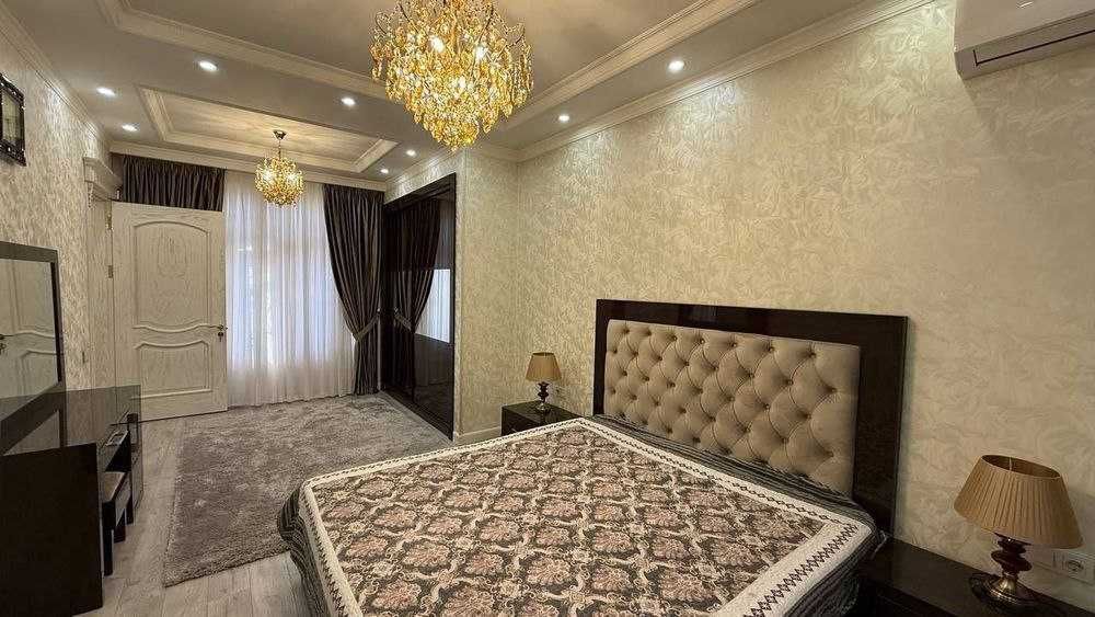 Ор. Малика базар, 3/2/8, 111 м2, с ремонтом, с обстановкой. 139 000$.