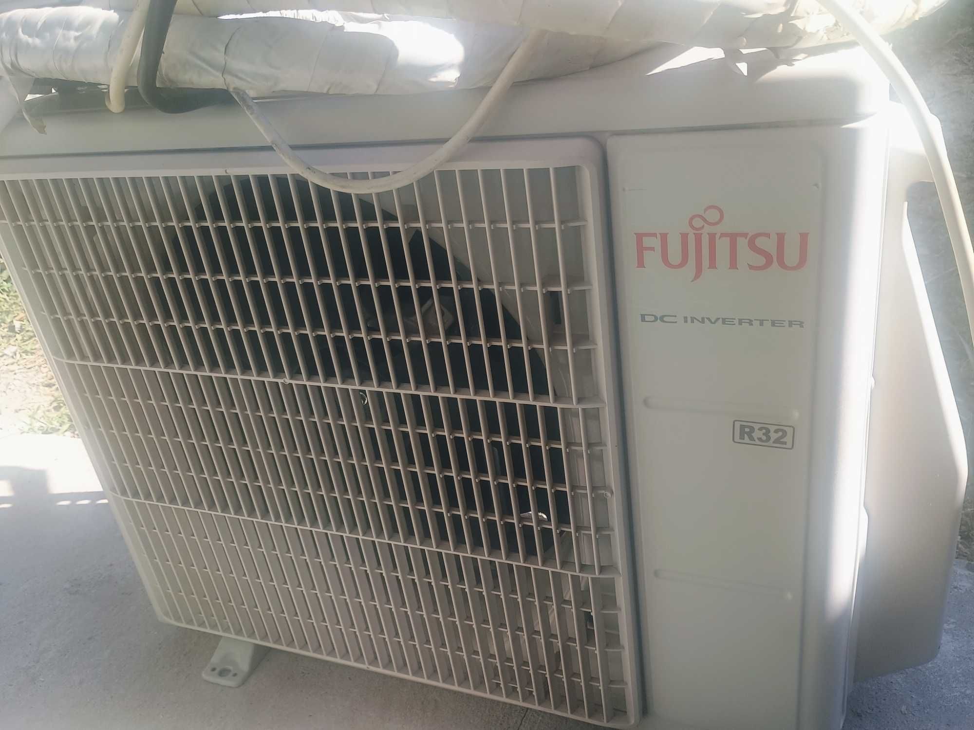 Продавам климатик Фужитсу 12 Ка в добро състояние.