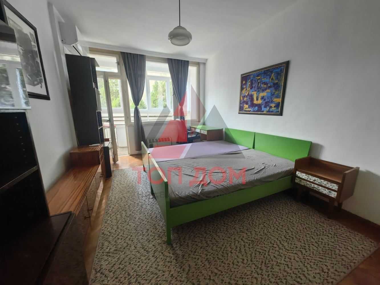 Тристаен! Спортна зала! Първи етаж! Подходящ за студенти! Код 74662