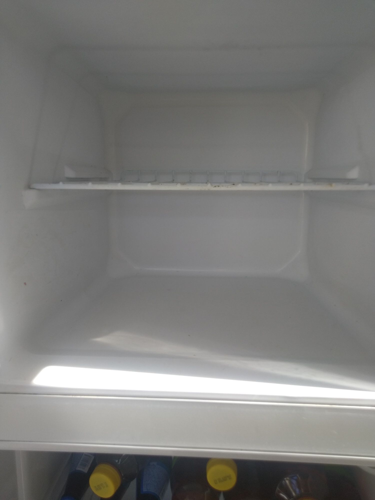 Продается холодильник Артель+ мойка с смесителем