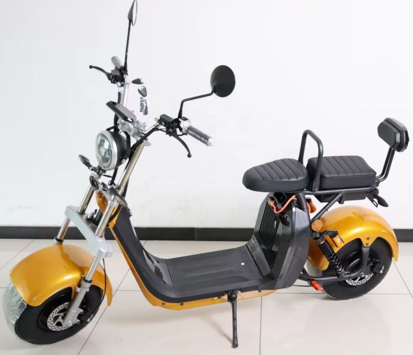 Scuter electric cu cartela 2025