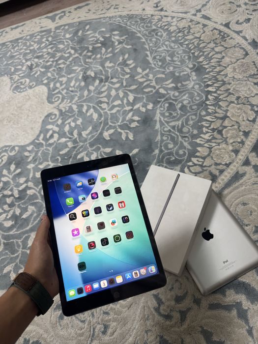 Продам iPad 10.2
