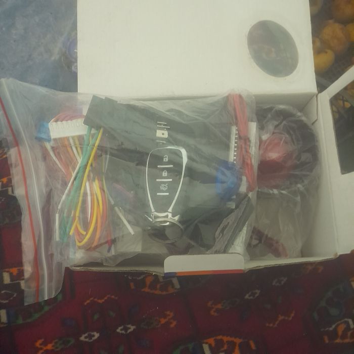 Yangi xali ishlatilmagan xama narsasi bor komplekt