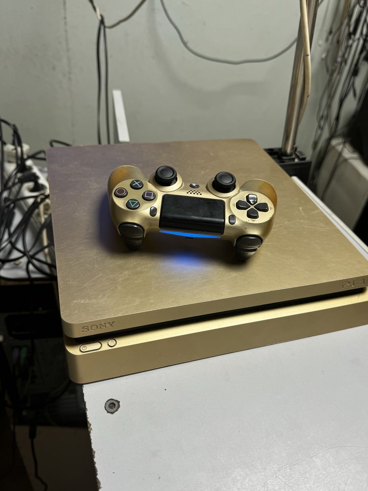 Playstation 4 slim