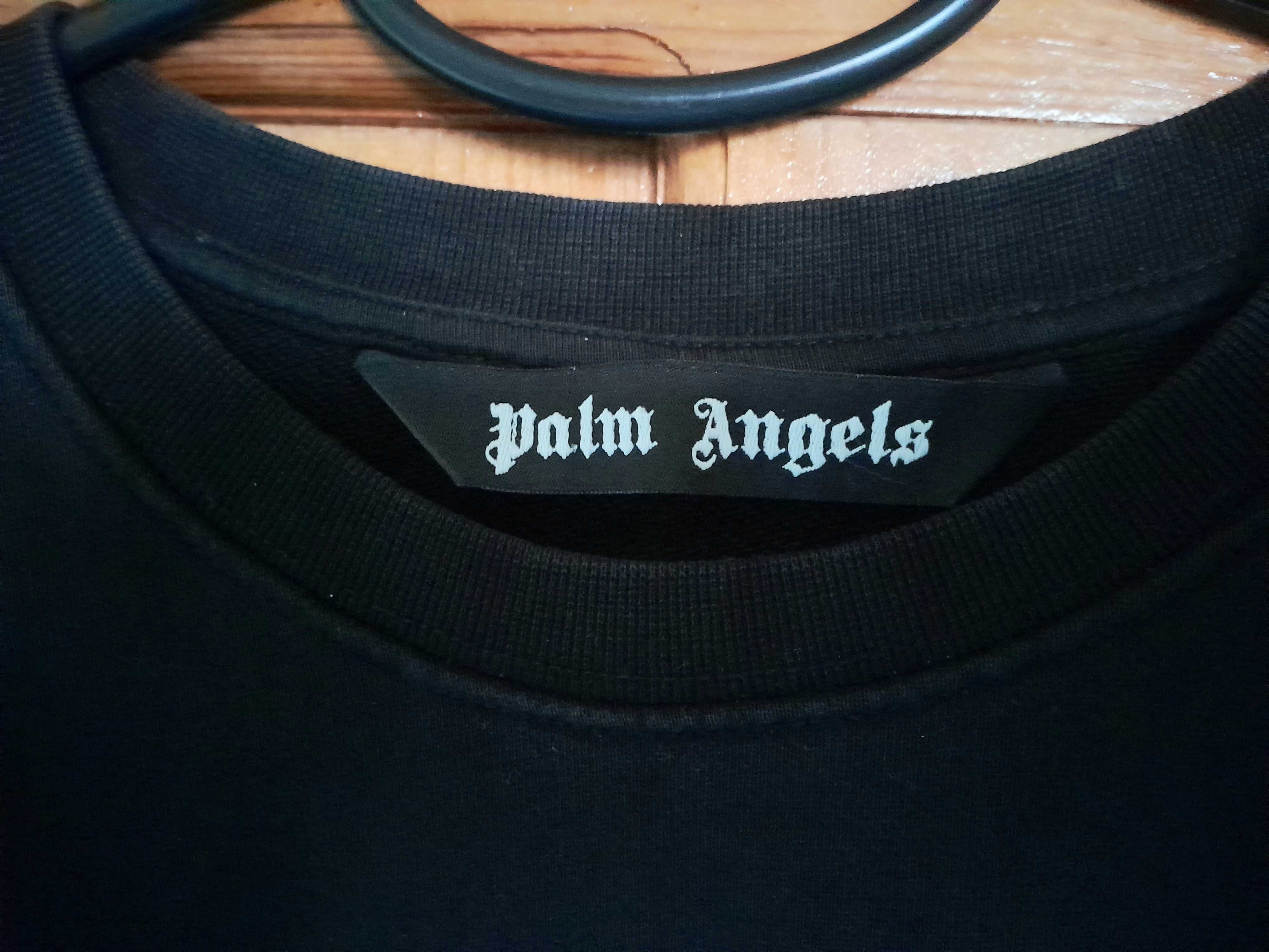 Продавам оригинален Palm Angels sprayed logo sweater