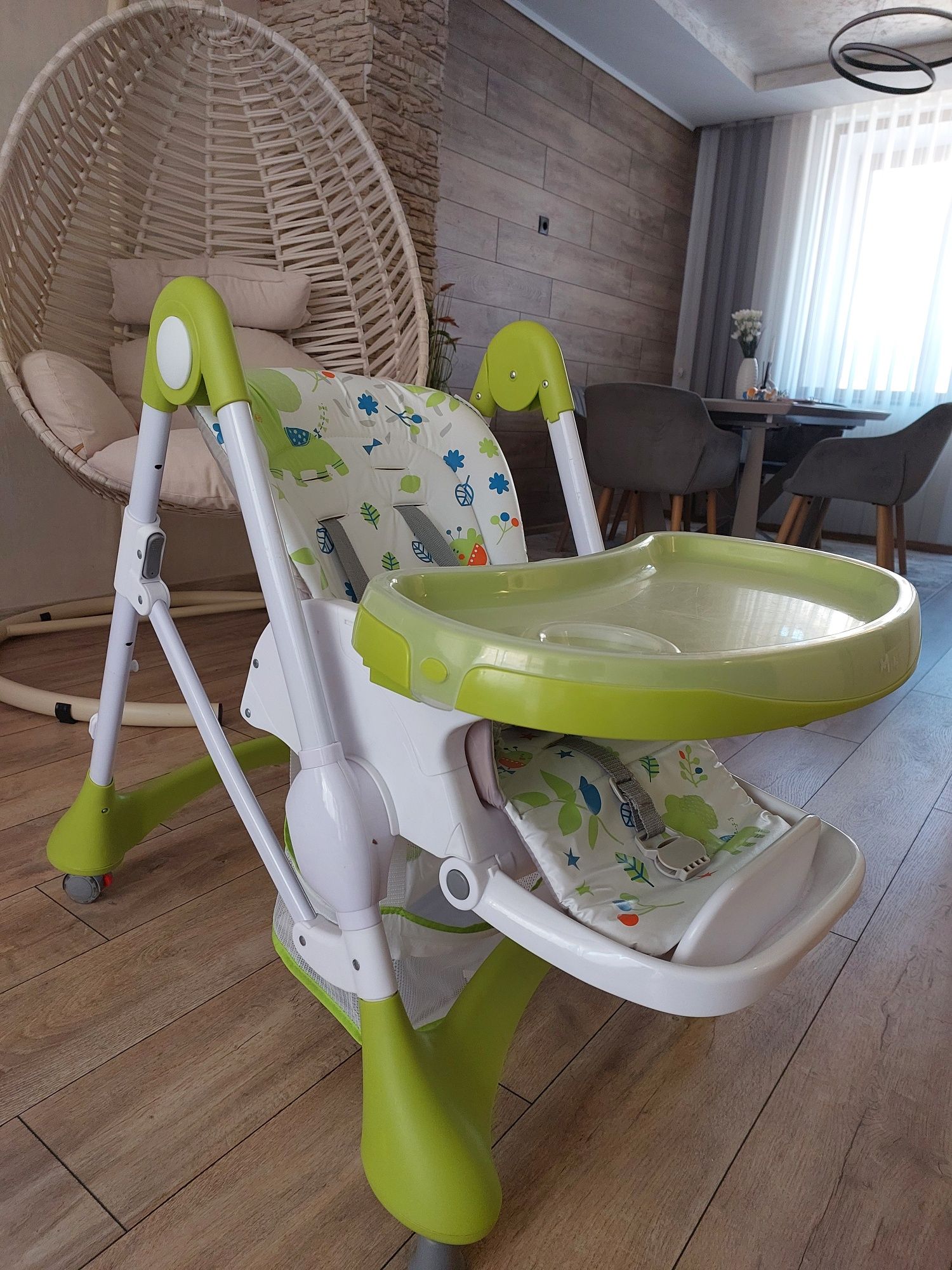 Продавам столче за хранене Cangaroo Mint