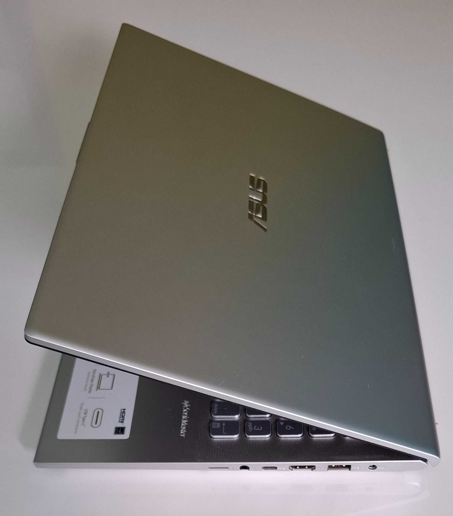 Продавам комплект лаптоп Asus Vivobook 15" с раница Bridgestone
