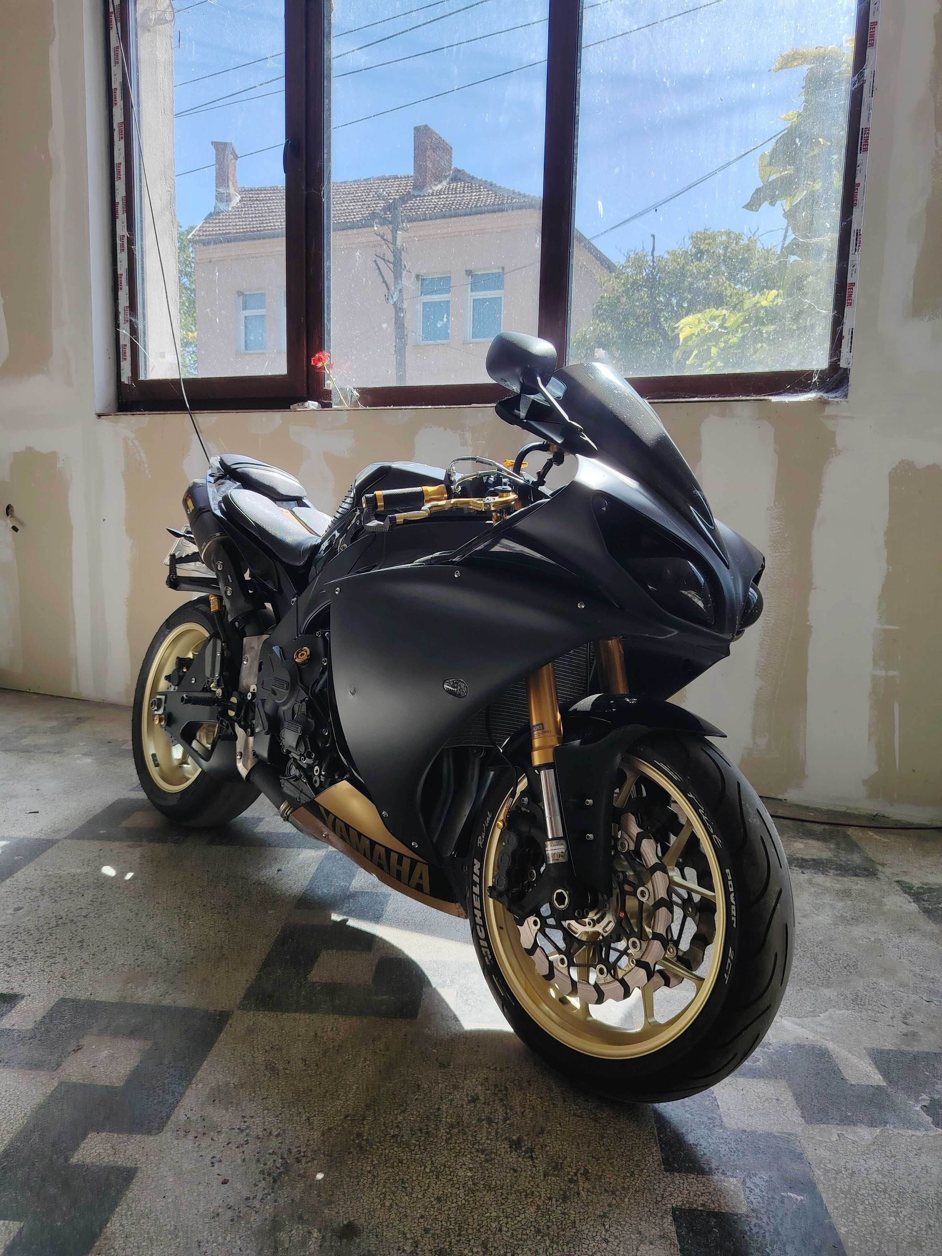 Yamaha r1 big beng