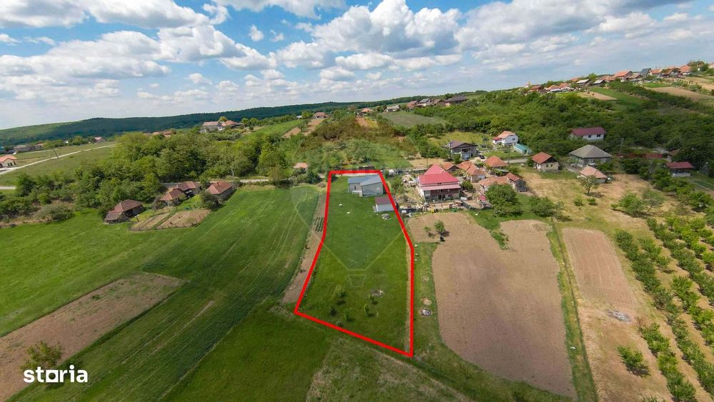 Casă cu 3 camere, anexă și 2042 mp teren de vânzare, în Calea Mare