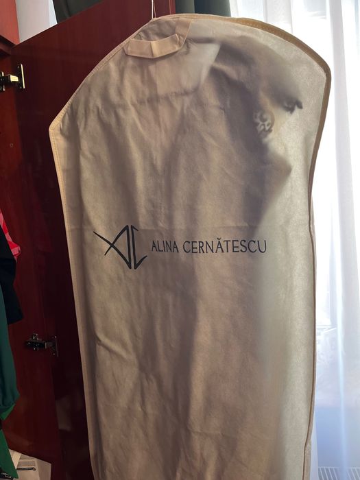 Rochie nasa, designer roman