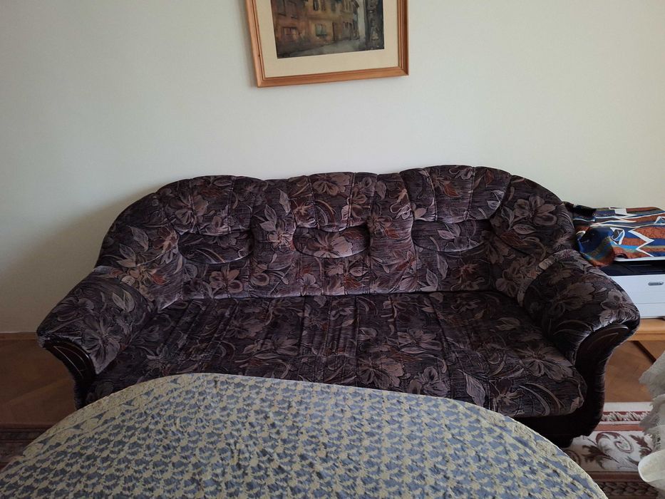 Разтегателен диван