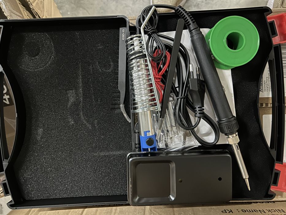 Pistol de lipit electric negru pentru cabluri