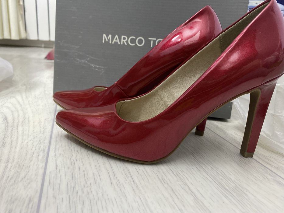 Продам туфли новые