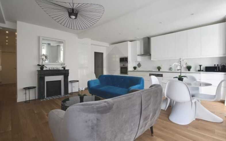 Дава се под наем Четиристаен апартамент в Пловдив, Център - 76 кв.м за 255 € - Снимка #3