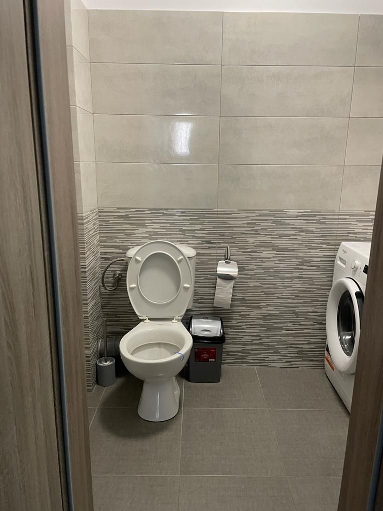 Închiriez ap 3 camere Dobroesti lipit de stația stb 343