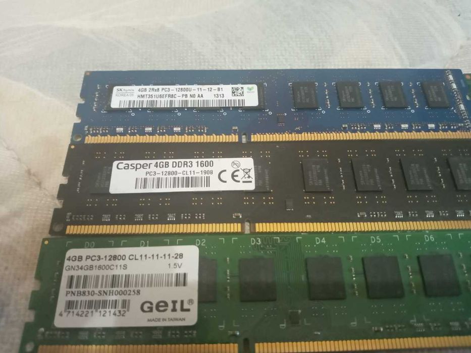 продам озу ддр3 по 2 и 4 гигабайта