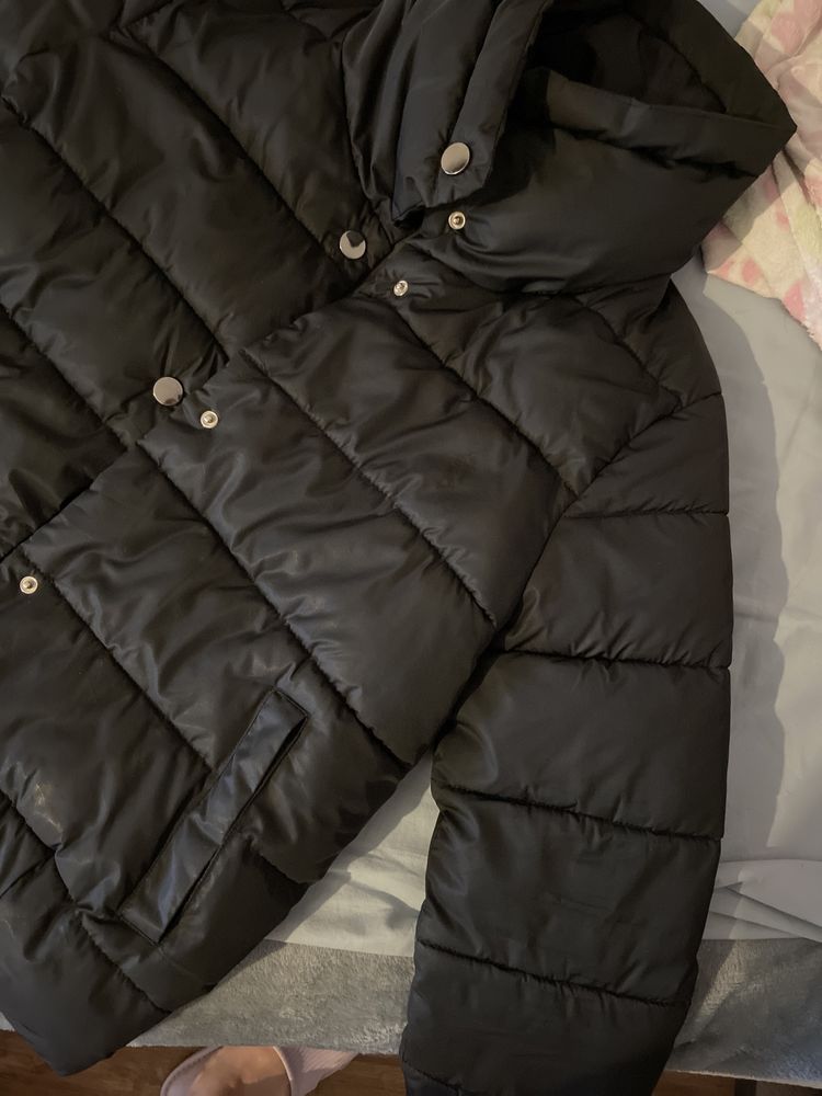 Чёрная куртка,размер М