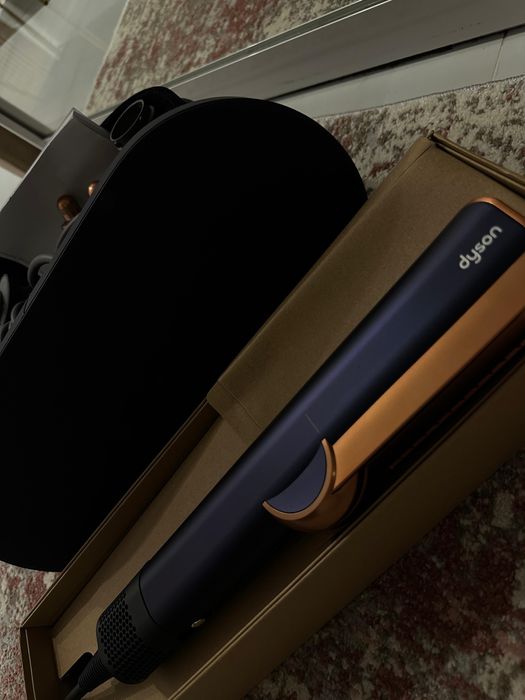 Dyson Airstrait, vânzare 1400 lei negociabil!