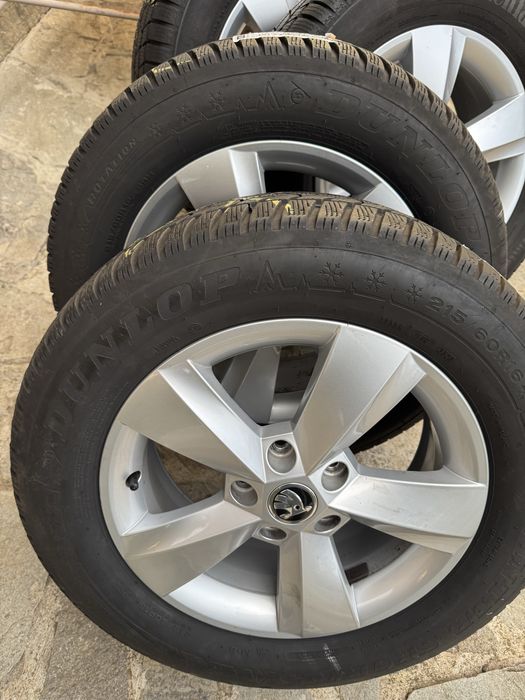 Зимни гуми и джанти 215 60 16 за шкода