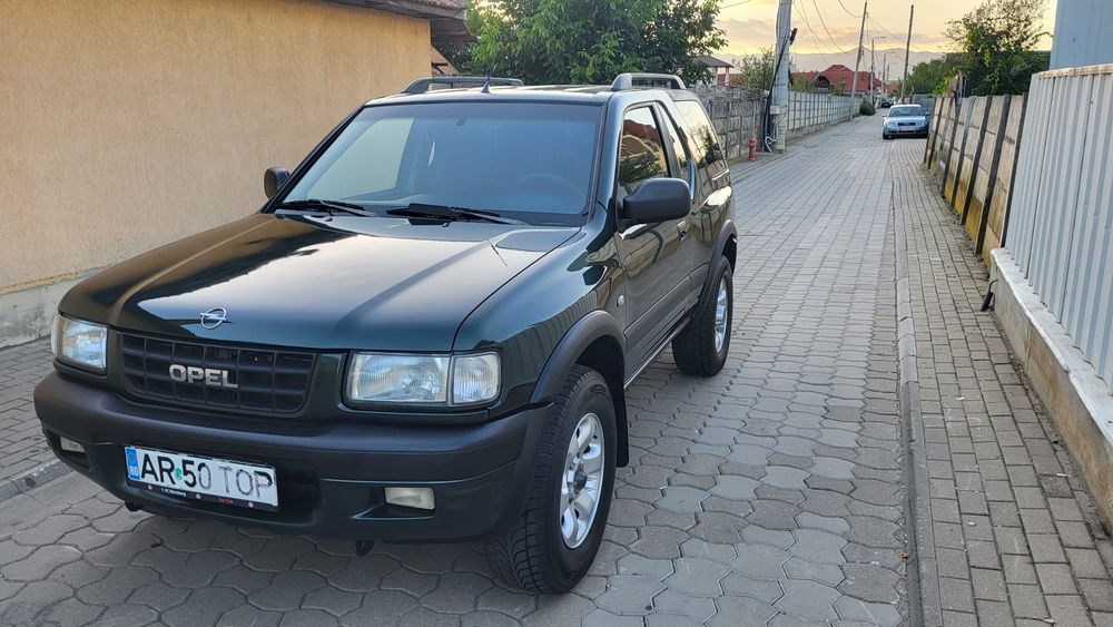 Vând Opel frontera 4X4cu acte la zi motor 2,2 diesel impecabil [OFER F