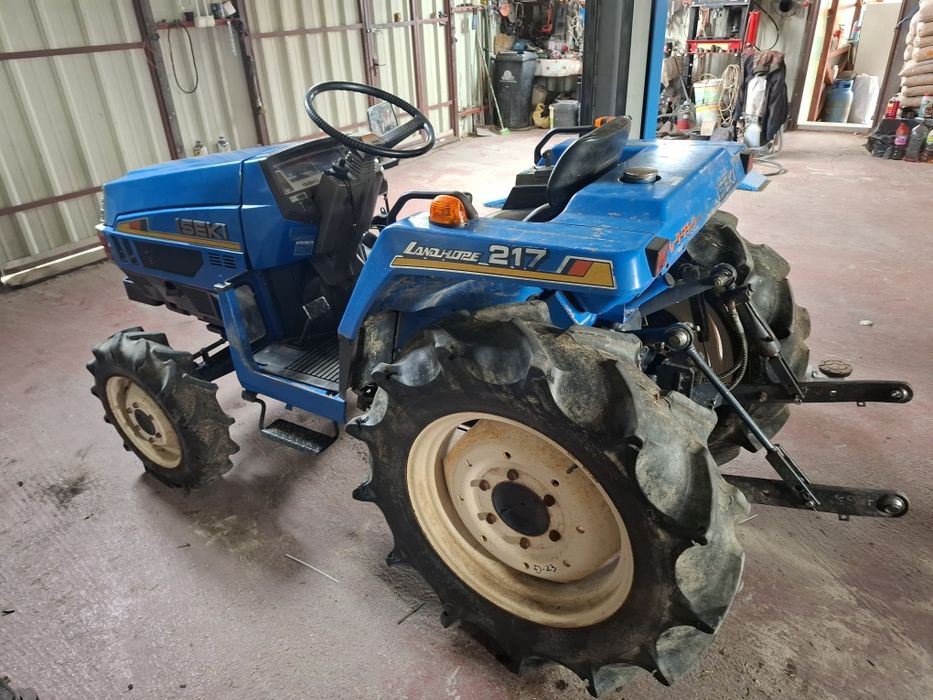 Vând tractoras japonez iseki 4x4 21cp 3 cilindri
